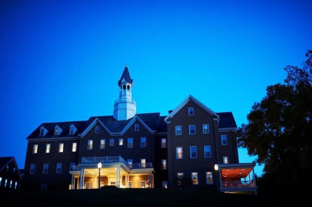 The Delafield Hotel Exterior photo